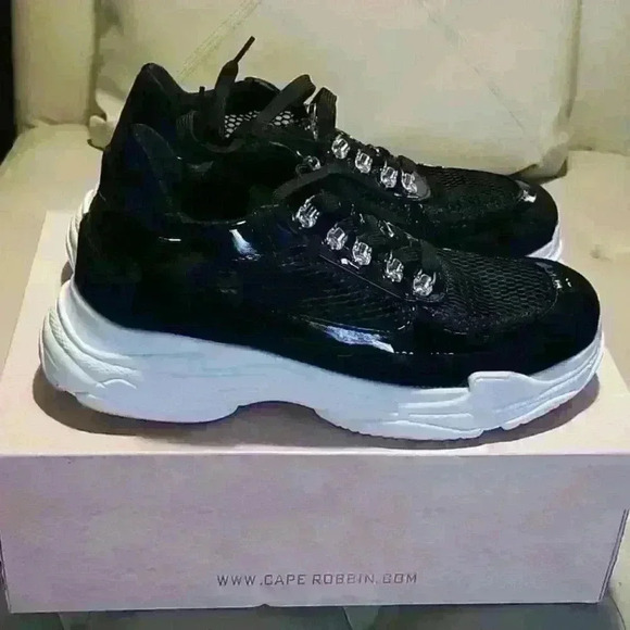 Cape Robbin Shoes - Cape Robbins platform sneakers